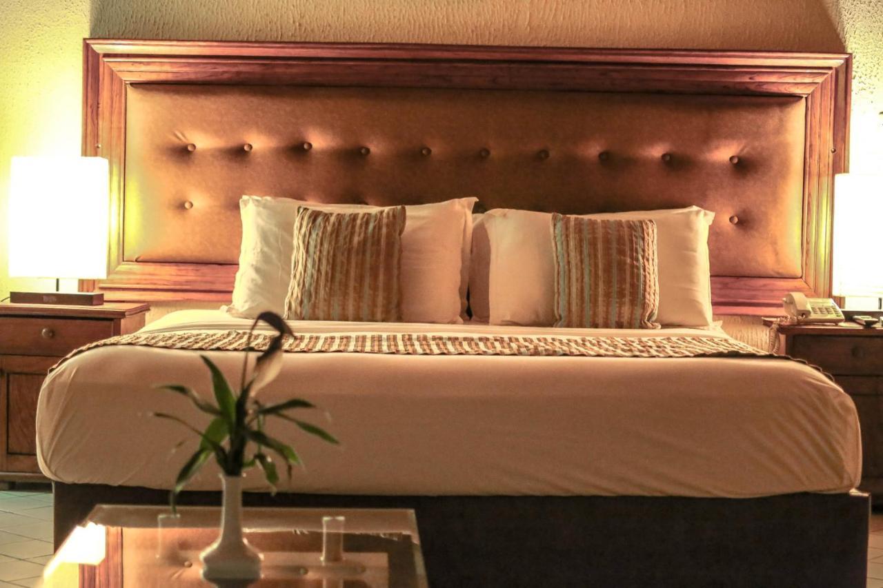 Fini Hotel Bobende Limbe Εξωτερικό φωτογραφία