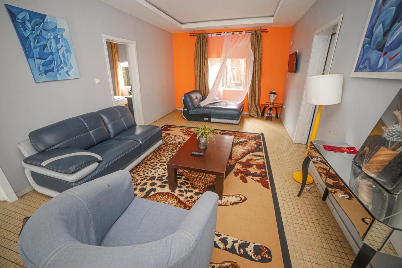 Fini Hotel Bobende Limbe Εξωτερικό φωτογραφία
