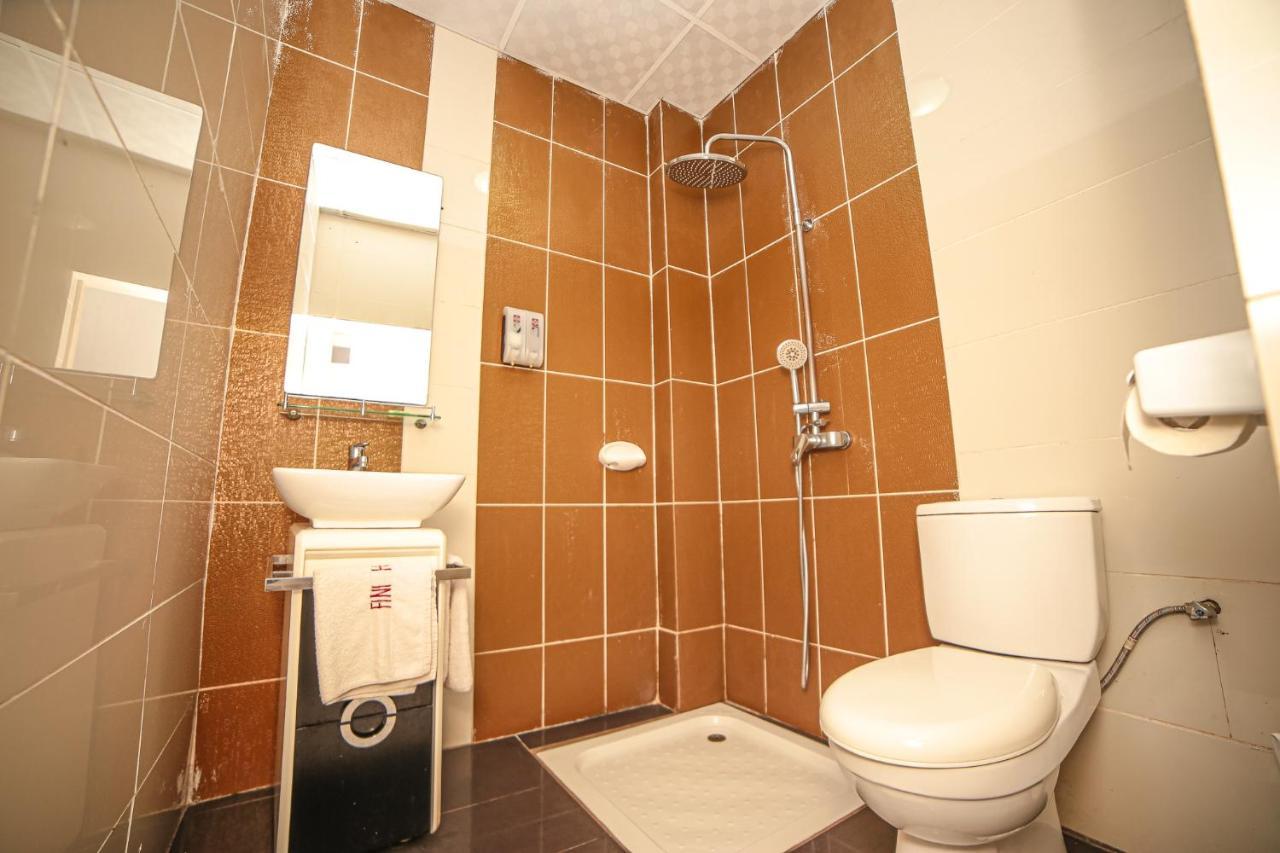 Fini Hotel Bobende Limbe Εξωτερικό φωτογραφία