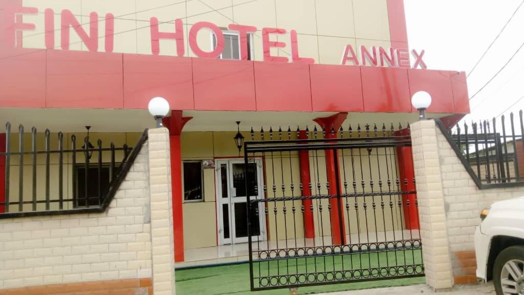 Fini Hotel Bobende Limbe Εξωτερικό φωτογραφία