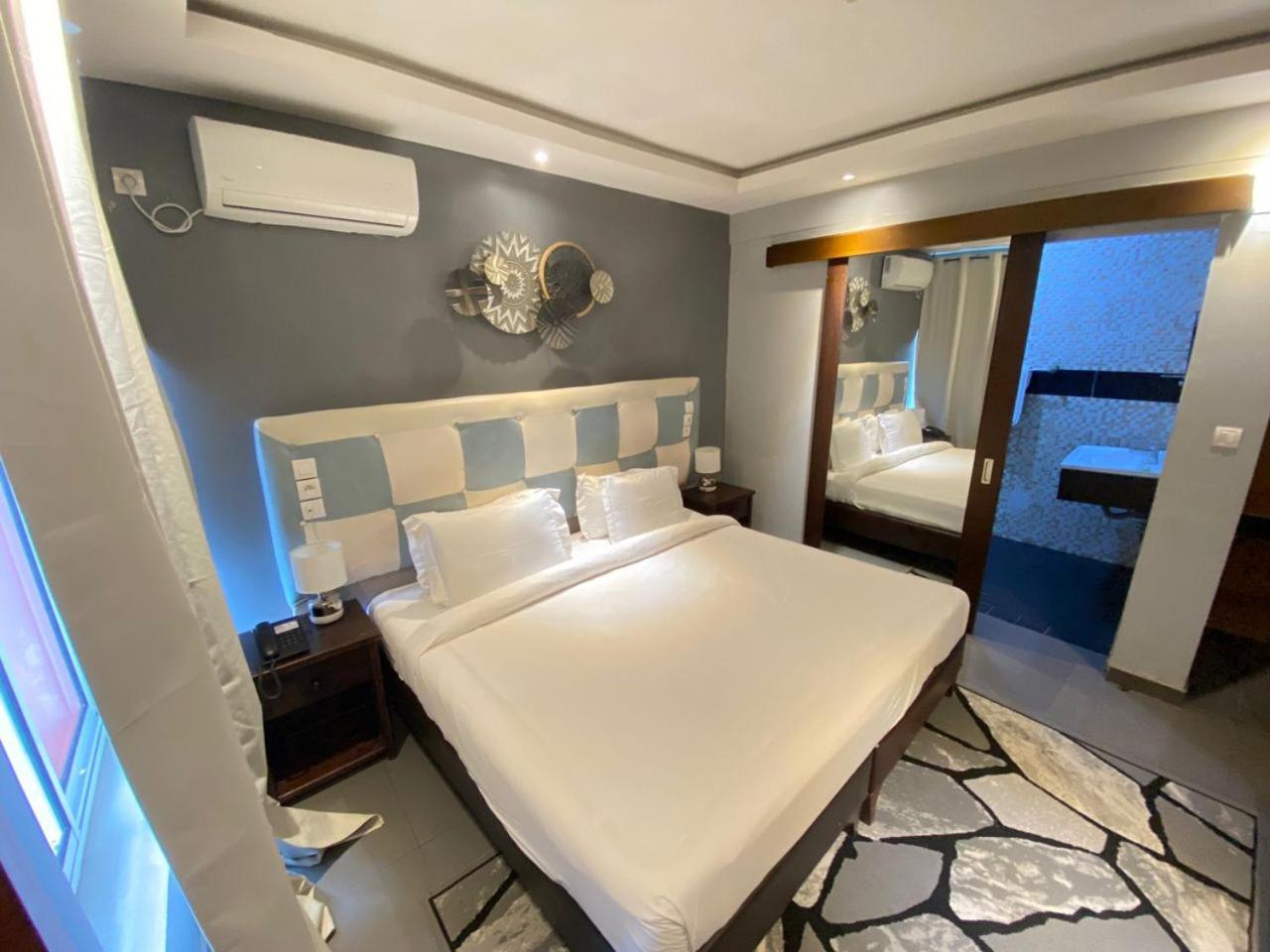 Fini Hotel Bobende Limbe Εξωτερικό φωτογραφία