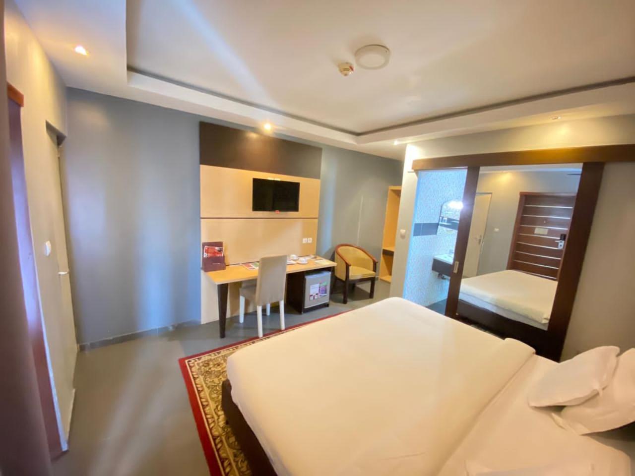 Fini Hotel Bobende Limbe Εξωτερικό φωτογραφία