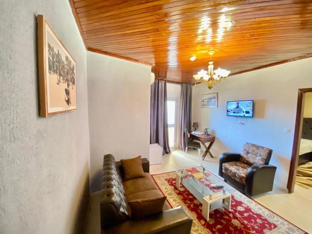 Fini Hotel Bobende Limbe Εξωτερικό φωτογραφία