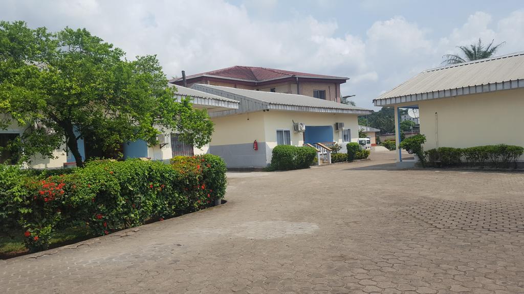 Fini Hotel Bobende Limbe Εξωτερικό φωτογραφία