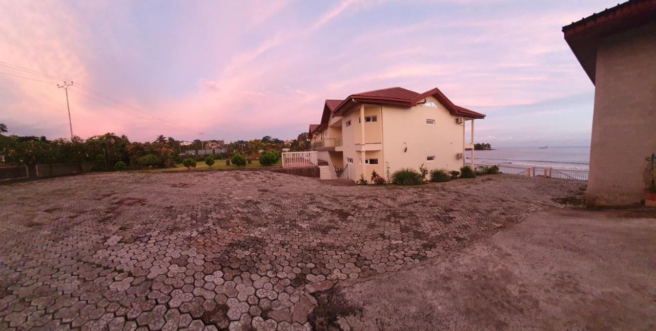 Fini Hotel Bobende Limbe Εξωτερικό φωτογραφία