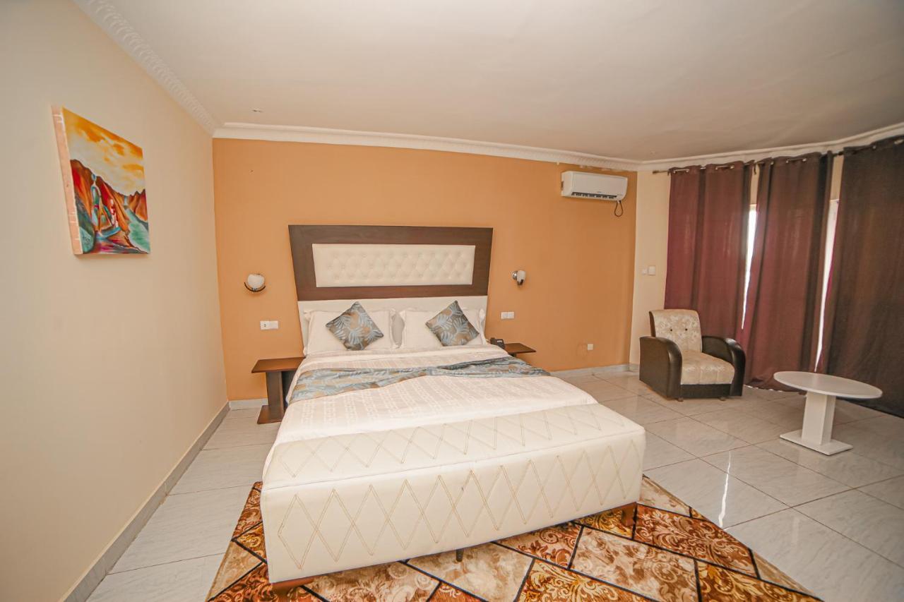 Fini Hotel Bobende Limbe Εξωτερικό φωτογραφία